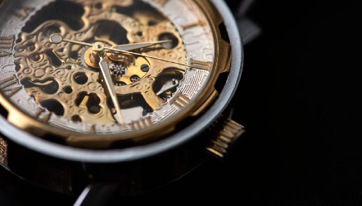 
			Рост биткоина до $100,000 создал ажиотажный спрос на часы Rolex		