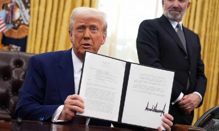 
			Трамп подписал указ, наказывающий финансовые учреждения за &laquo;дебанкинг&raquo;		