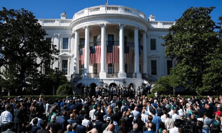 
			Белый дом рассматривает предложение Налоговой службы США (IRS) о введении налогообложения иностранных криптовалютных счетов через CARF		