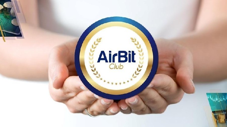 
			Жертвам пирамиды AirBit Club начинают платить компенсации		